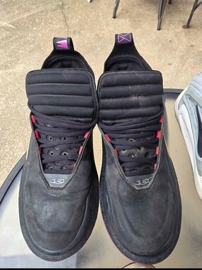 Authentic Li Ning Way of Wade 11 Size 7 1/2 GUC  OBO